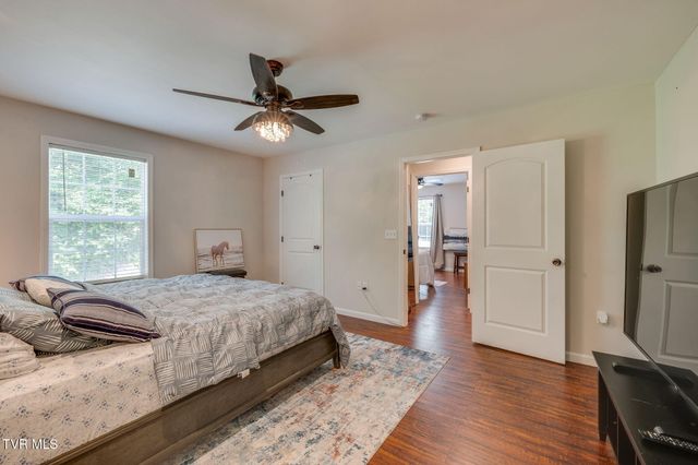 2100 Longreen Road, Kingsport, TN 37660
