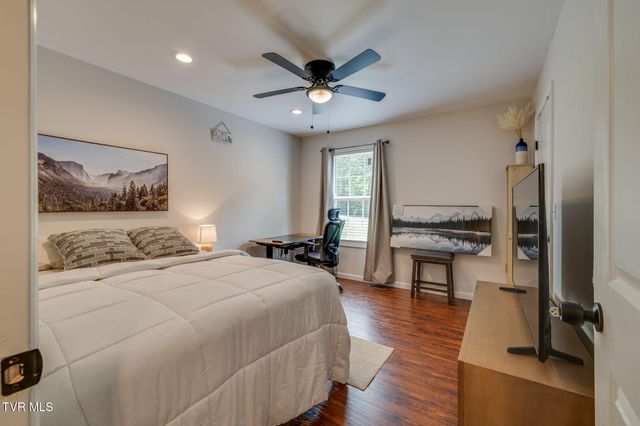 2100 Longreen Road, Kingsport, TN 37660