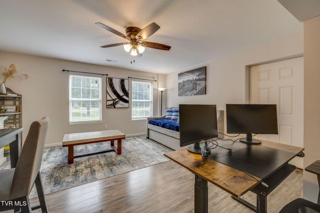 2100 Longreen Road, Kingsport, TN 37660