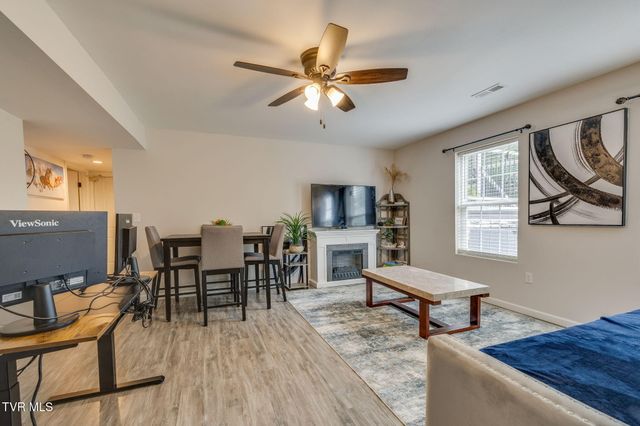 2100 Longreen Road, Kingsport, TN 37660