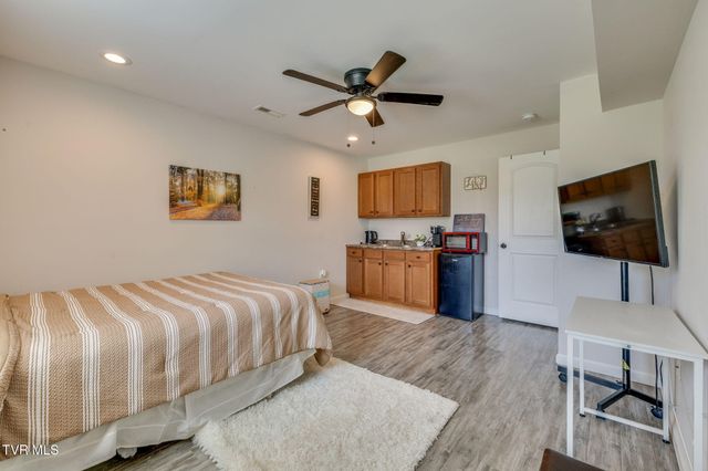 2100 Longreen Road, Kingsport, TN 37660