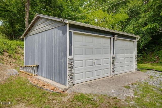 2100 Longreen Road, Kingsport, TN 37660