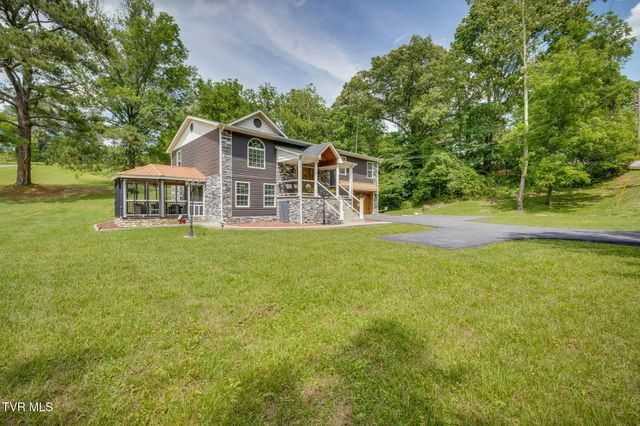 2100 Longreen Road, Kingsport, TN 37660