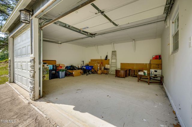 2100 Longreen Road, Kingsport, TN 37660