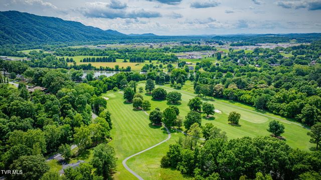 2100 Longreen Road, Kingsport, TN 37660