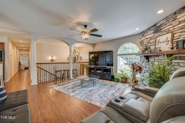 2100 Longreen Road, Kingsport, TN 37660