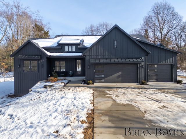 7650 Courtland Drive Ne, Cannon Twp, MI 49341