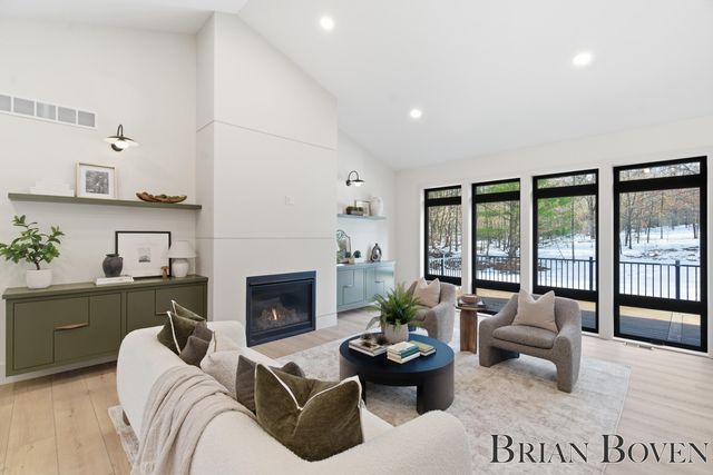 7650 Courtland Drive Ne, Cannon Twp, MI 49341