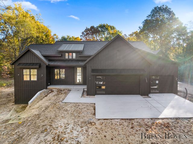 7650 Courtland Drive Ne, Cannon Twp, MI 49341