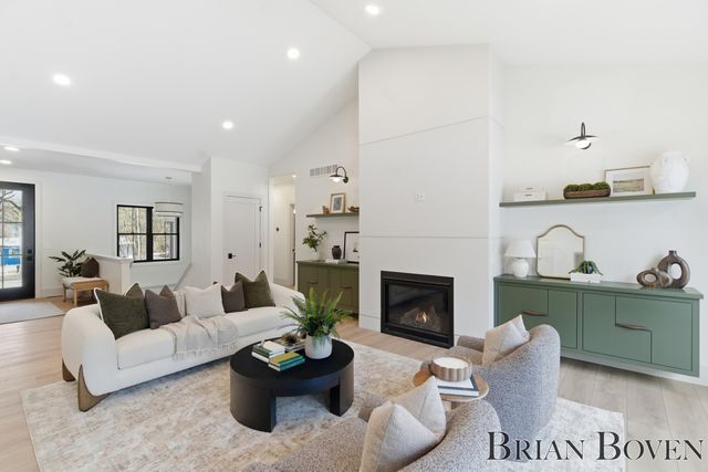 7650 Courtland Drive Ne, Cannon Twp, MI 49341