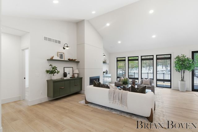 7650 Courtland Drive Ne, Cannon Twp, MI 49341