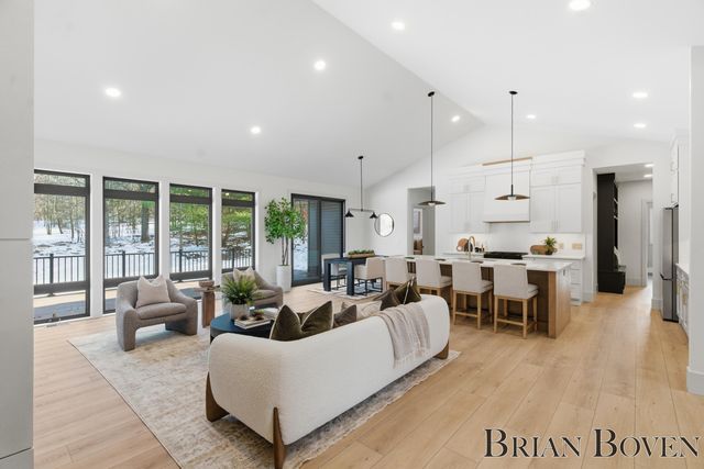 7650 Courtland Drive Ne, Cannon Twp, MI 49341