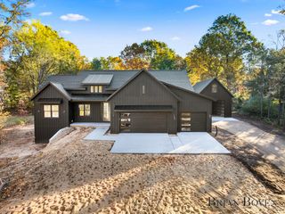 7650 Courtland Drive Ne, Cannon Twp, MI 49341