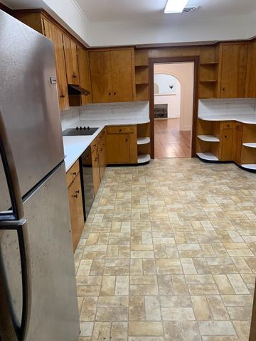 637 Linden, Shreveport, LA 71104