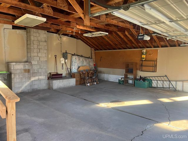 816 W Adams Street, Iron River, MI 49935