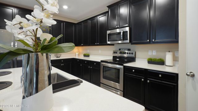 10815 VENTNOR Avenue, Jacksonville, FL 32218