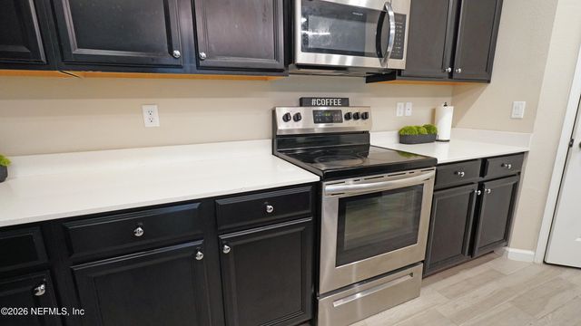 10815 VENTNOR Avenue, Jacksonville, FL 32218