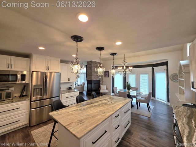 54390 Ashley Lauren Drive, Macomb Township, MI 48042
