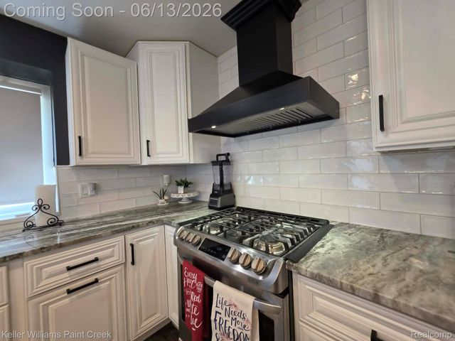 54390 Ashley Lauren Drive, Macomb Township, MI 48042