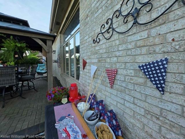54390 Ashley Lauren Drive, Macomb Township, MI 48042
