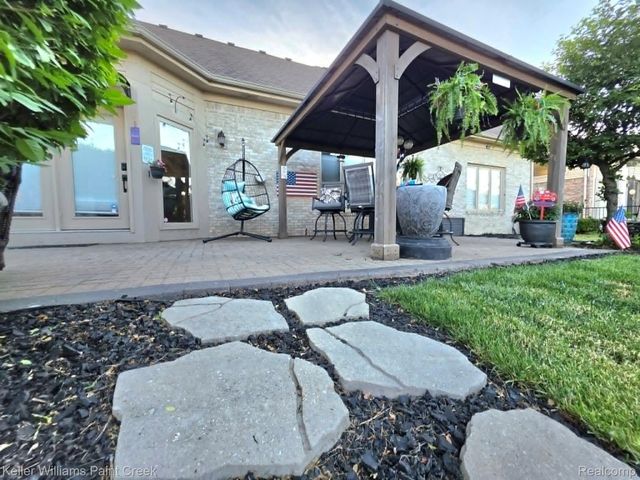 54390 Ashley Lauren Drive, Macomb Township, MI 48042