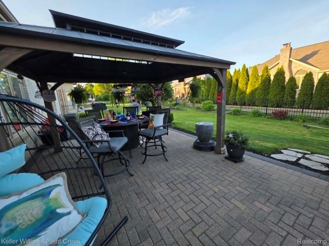 54390 Ashley Lauren Drive, Macomb Township, MI 48042