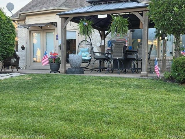 54390 Ashley Lauren Drive, Macomb Township, MI 48042