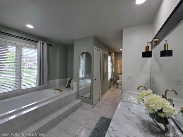 54390 Ashley Lauren Drive, Macomb Township, MI 48042