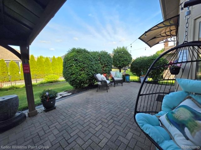 54390 Ashley Lauren Drive, Macomb Township, MI 48042