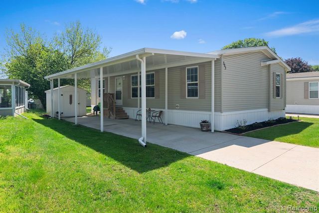 303 Toucan Street, Rochester Hills, MI 48309