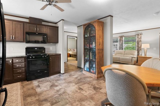 303 Toucan Street, Rochester Hills, MI 48309