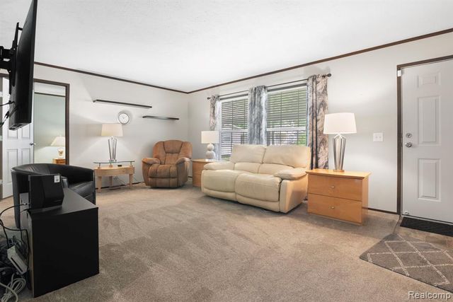 303 Toucan Street, Rochester Hills, MI 48309