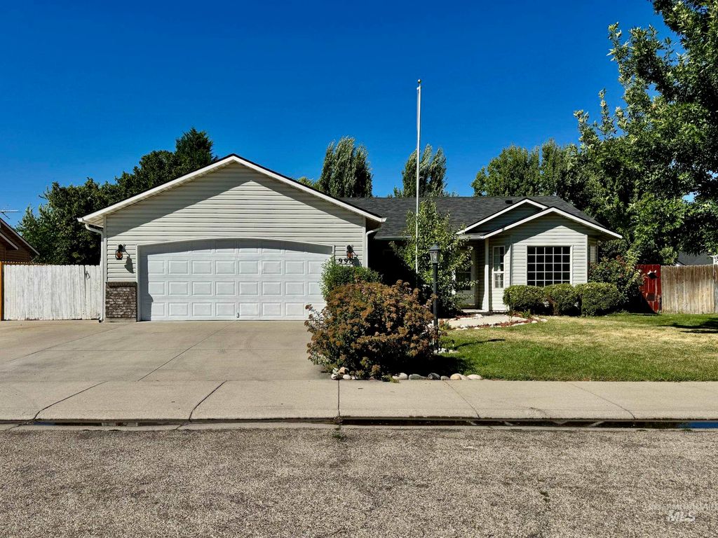 998 W Verbena, Meridian, ID 83642