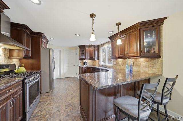 255 Glen Oak Drive, Amherst, NY 14051