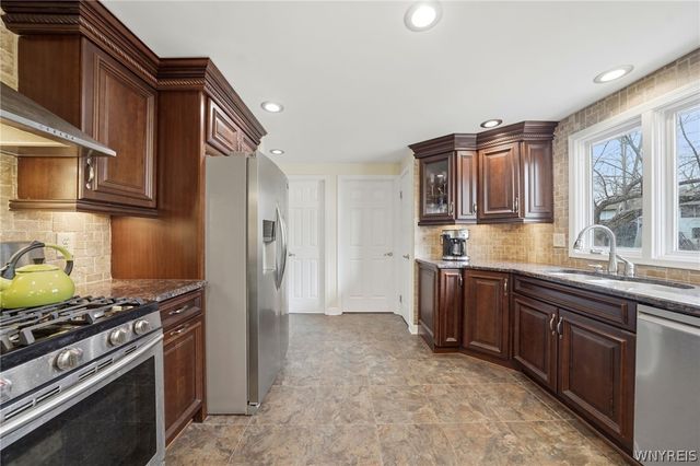 255 Glen Oak Drive, Amherst, NY 14051