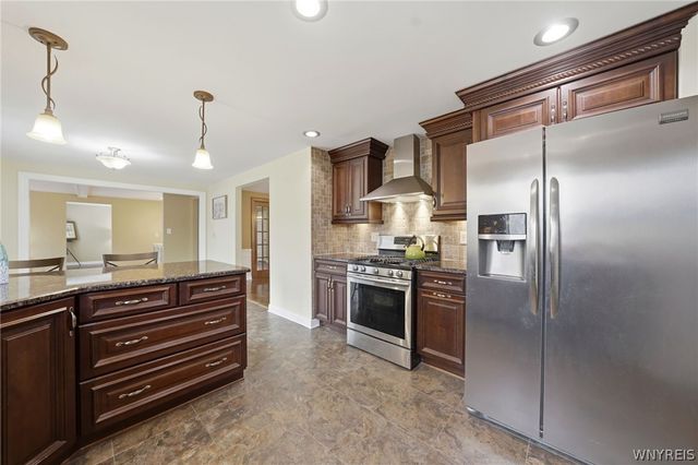 255 Glen Oak Drive, Amherst, NY 14051