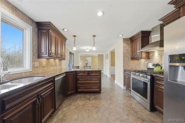 255 Glen Oak Drive, Amherst, NY 14051