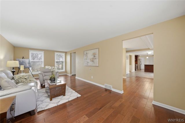 255 Glen Oak Drive, Amherst, NY 14051