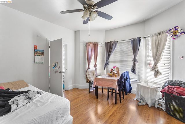 1905 Foothill Blvd, Oakland, CA 94606