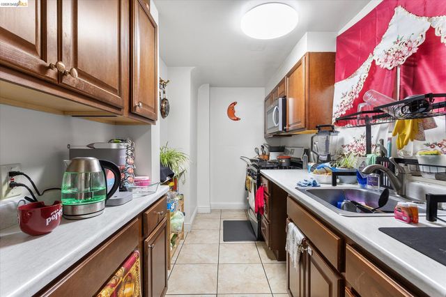 1905 Foothill Blvd, Oakland, CA 94606