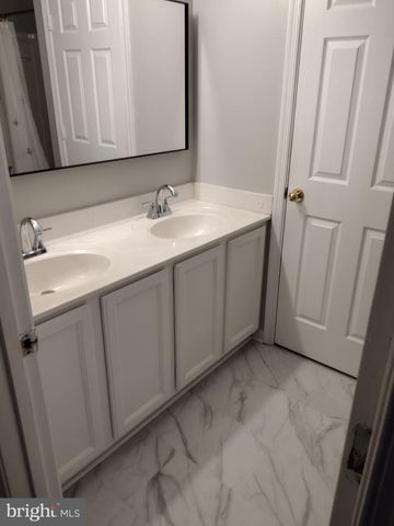 2006 MILITIA CT, Odenton, MD 21113