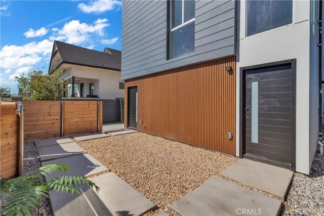 659 S Soto Street, Los Angeles, CA 90023
