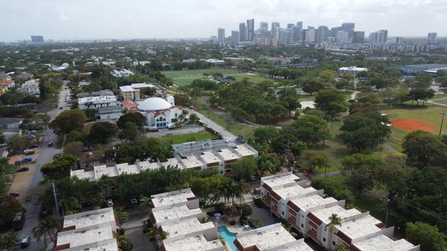 1401 NE 9th Street 61, Fort Lauderdale, FL 33304