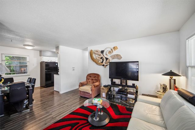 1516 Oak Park Avenue, Des Moines, IA 50313