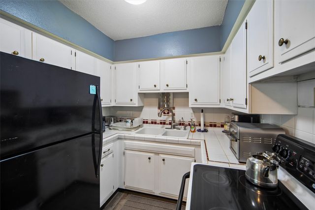 1516 Oak Park Avenue, Des Moines, IA 50313
