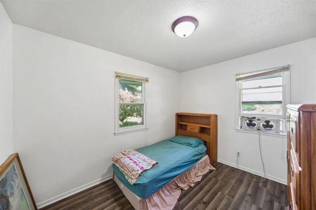 1516 Oak Park Avenue, Des Moines, IA 50313