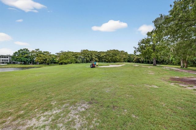 8400 Lagos De Campo Boulevard 303, Tamarac, FL 33321
