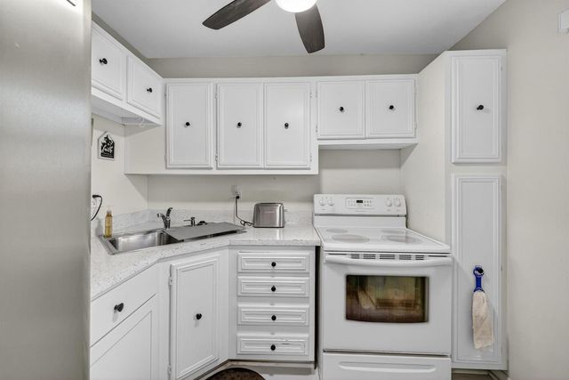 8400 Lagos De Campo Boulevard 303, Tamarac, FL 33321