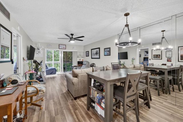 8400 Lagos De Campo Boulevard 303, Tamarac, FL 33321