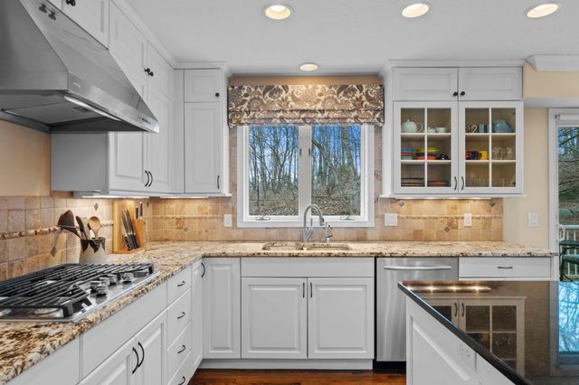 4285 Rosewood Lane N, Plymouth, MN 55442